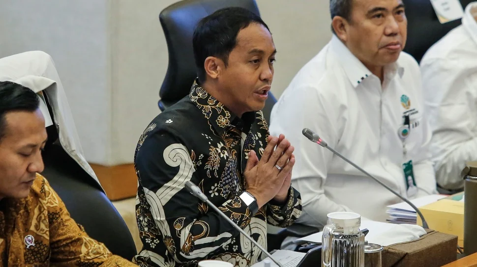 KPK Selidiki Kasus Suap Bupati Kuansing ke Menhut Raja Juli Antoni