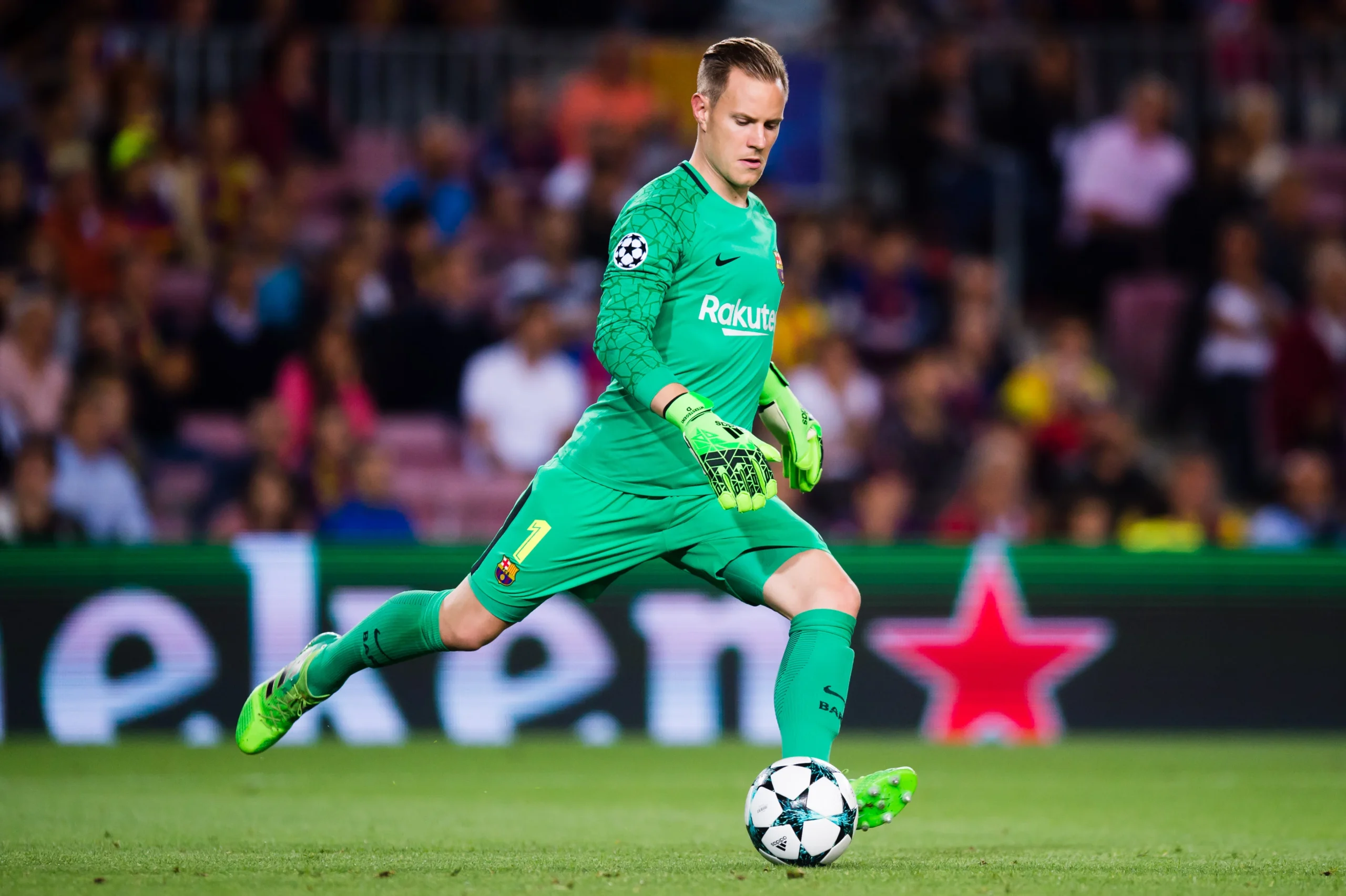 Marc-Andre Ter Stegen Langsung Tampil Apik di Debutnya Bersama Ajax Amsterdam