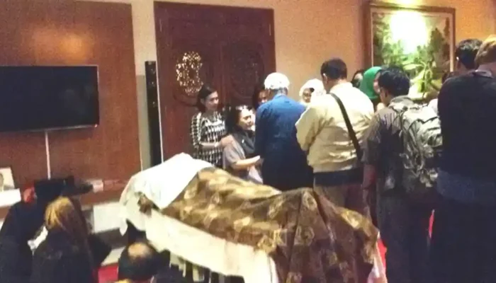 Melly Lee Berduka: Ayahanda Meninggal Dunia, Dangdut Academy 8 Terus Bergulir