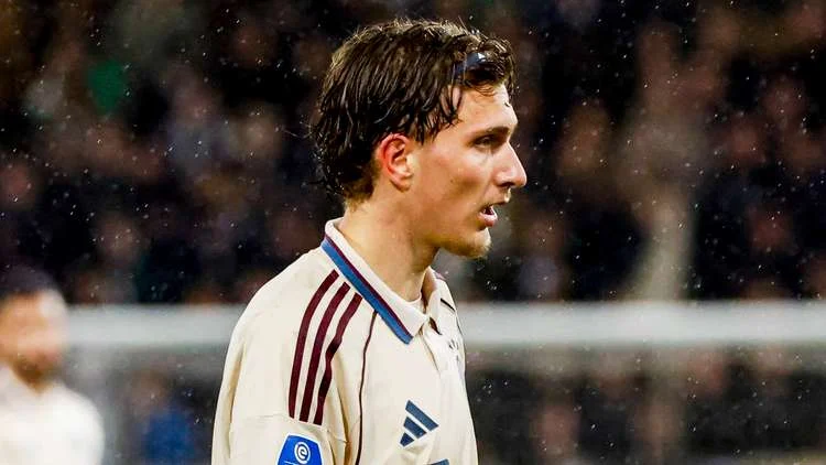 Mika Godts Tidak Terpengaruh oleh Spekulasi Transfer ke PSG