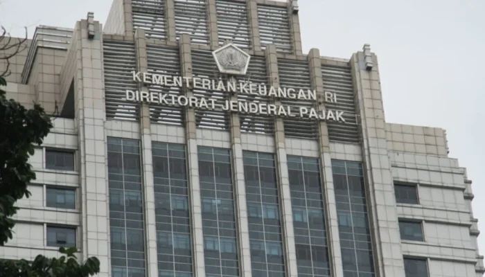 Pajak di Indonesia: Antara Kebijakan dan Penundaan