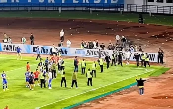 Persib Bandung Hadapi Tantangan Berat, Denda Rp 3,57 Miliar dan Larangan Laga Kandang