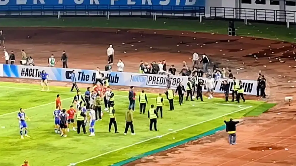 Persib Bandung Hadapi Tantangan Berat, Denda Rp 3,57 Miliar dan Larangan Laga Kandang