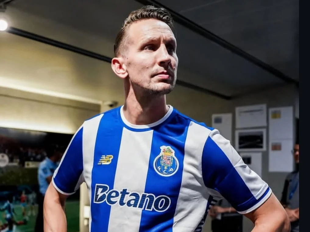 Porto dan Dunia Sepak Bola: Transfer, Pertandingan, dan Lebih Banyak