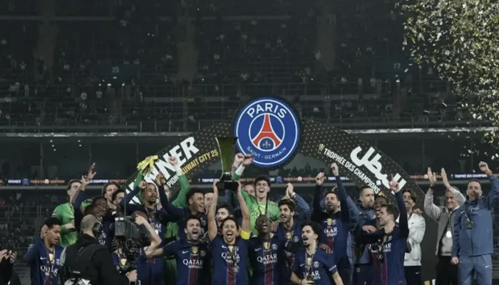 PSG Juara Piala Super Eropa 2026, Mazraoui Ungkap Rahasia Kemenangan Manchester United