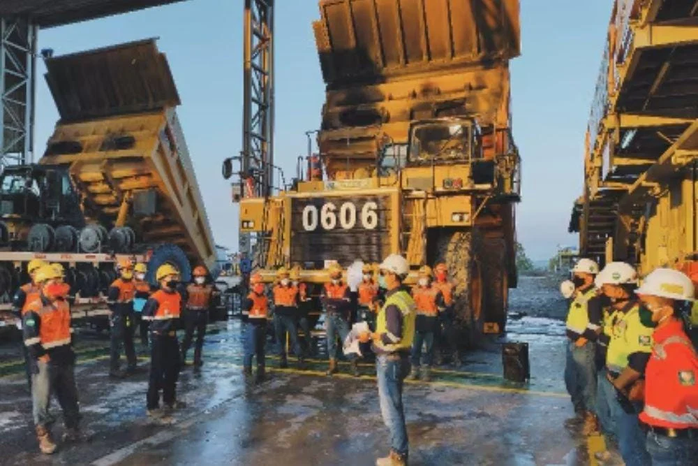 PTRO Berhasil Mengantongi Kontrak Tambang Batu Bara Senilai Rp9,3 Triliun, IHSG Tumbuh 1,69%