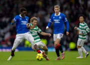 Rangers dan Celtic Berlomba di Lapangan Hijau: Dari Pemain Baru hingga Kematian Legenda
