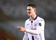 Robbie Ure Bergabung dengan Sevilla FC: Masa Depan Cerah untuk Striker Muda Scotland