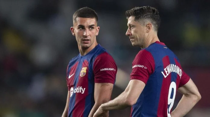 Robert Lewandowski dan Ferran Torres: Dua Striker yang Berbeda Nasib