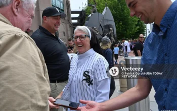 Sister Mary Jo: Malam Paus di White Sox Mirip dengan Kebangunan Besar Gereja