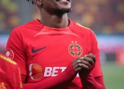 Siyabonga Ngezana Dinobatkan sebagai Bek Tengah Terbaik di Romania