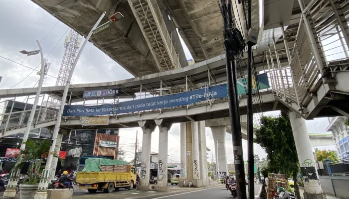 TransJakarta Menghadapi Tantangan: Dari Kecelakaan hingga Pelayanan yang Membutuhkan Perbaikan