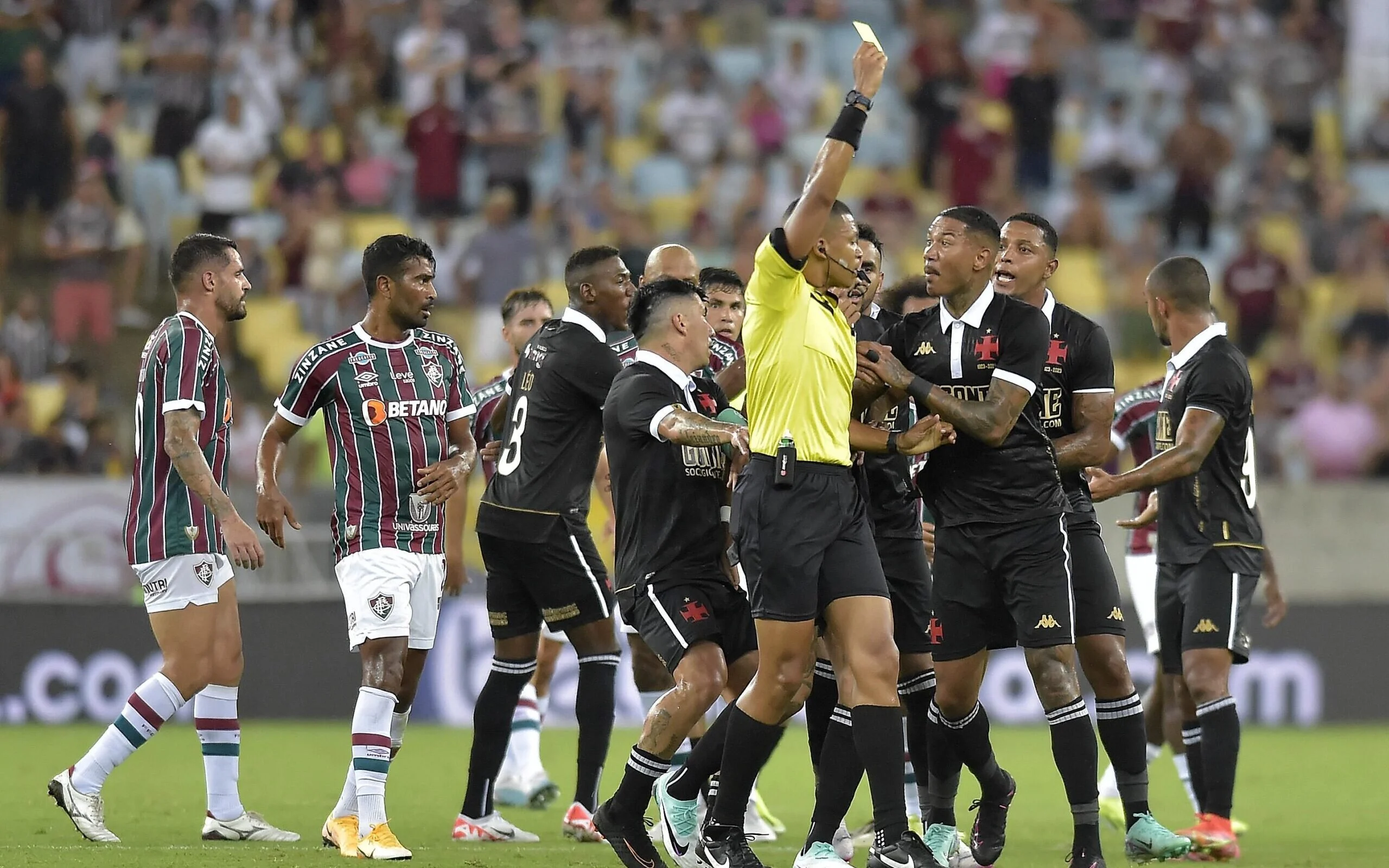 Vasco e Fluminense Empatam sem Gols em Clássico Carioca