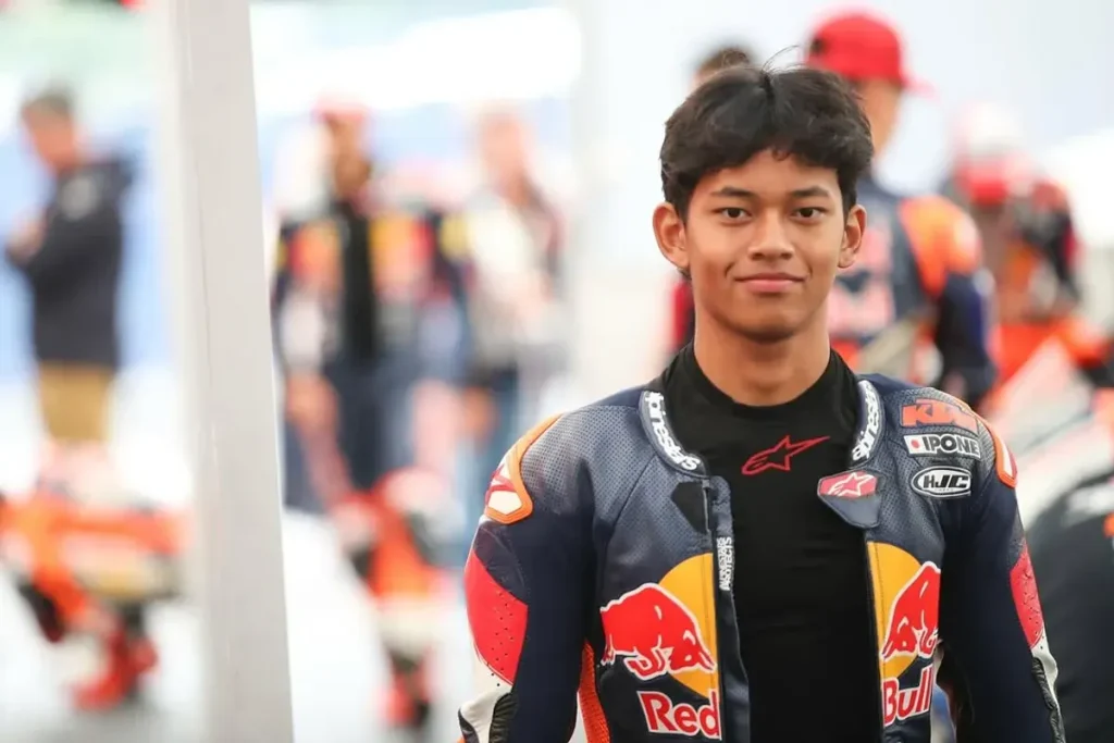 Veda Ega Pratama Tampil Ganas di Moto3 Inggris 2026, Raul Fernandez Menangi Balapan Utama