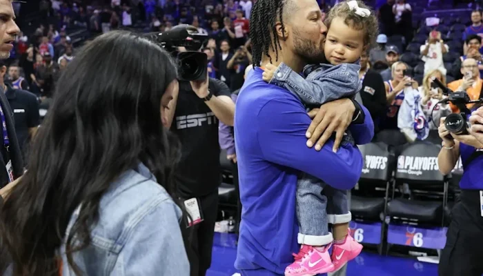 Viral Video Membuat Heboh: Dari Jalen Brunson Hingga Baby Shark Boy